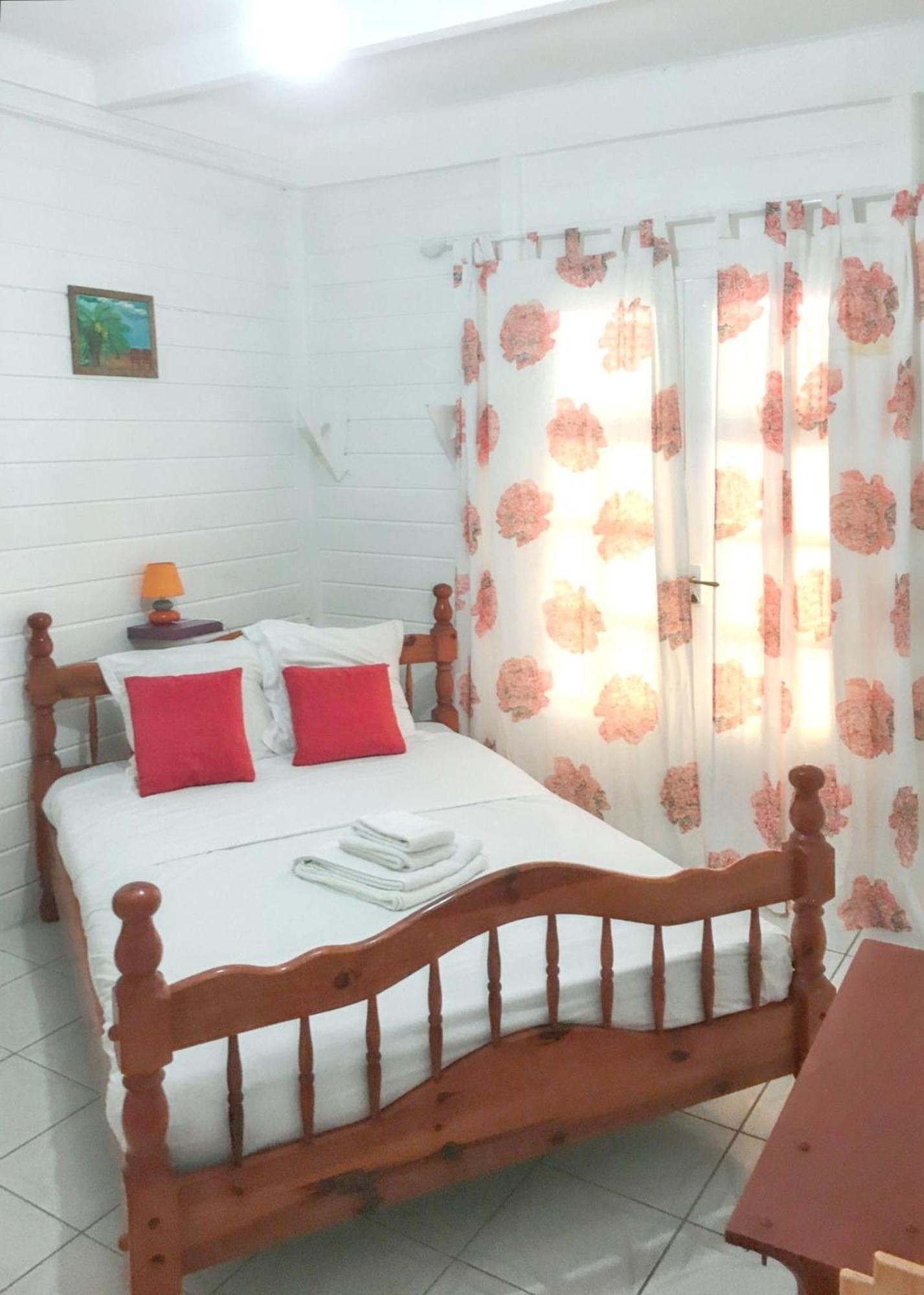 Villa Carbet: Seaside 3-Bedroom with Private Pool and Garden Le Carbet Exterior photo